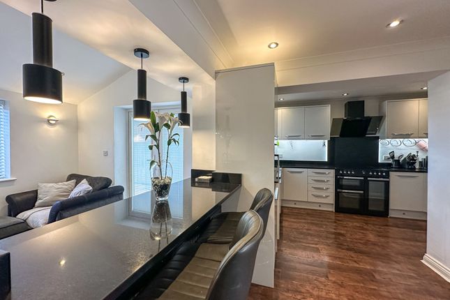 34 Fishers Lane, Wirral photo 2
