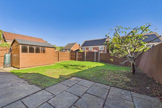 3, Acacia Close, Chippenham photo 2