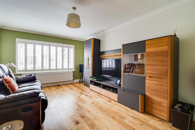 Flat for sale in Fernleigh Drive, Leigh-On-Sea