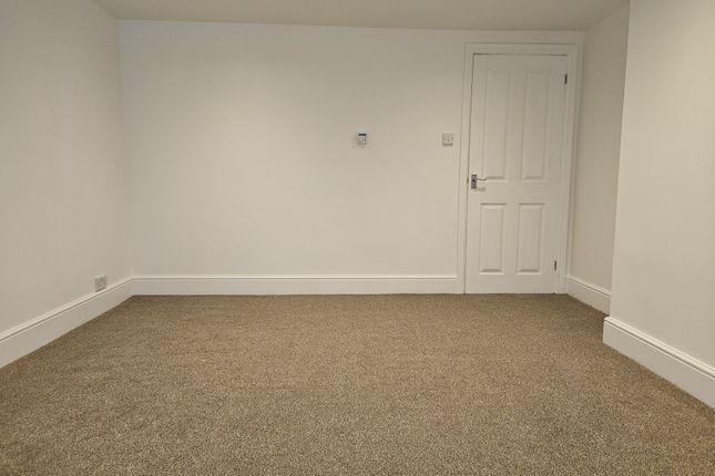 Flat 1, 21, Silverlands, Buxton photo 5