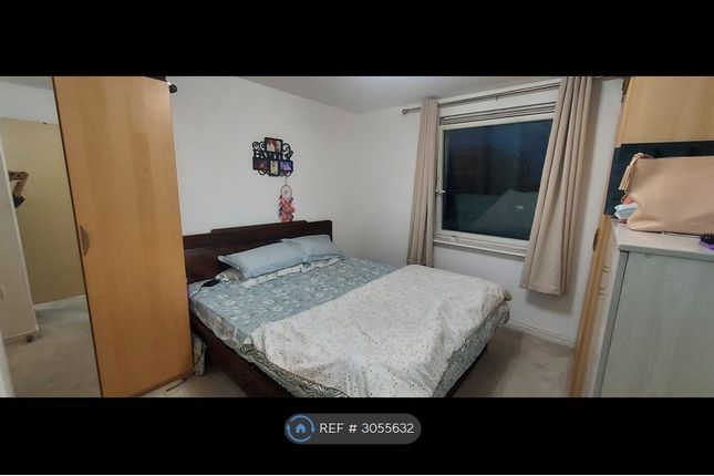 Flat, The Blenheim Centre Prince Regent Road, Hounslow photo 3