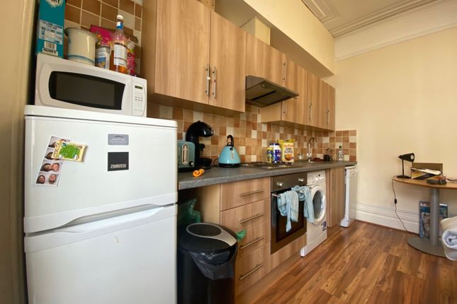 19, Column Road, Cardiff photo 3