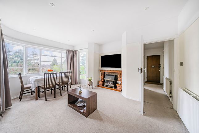 Flat for sale in Pinner Court, Pinner, Middlesex
