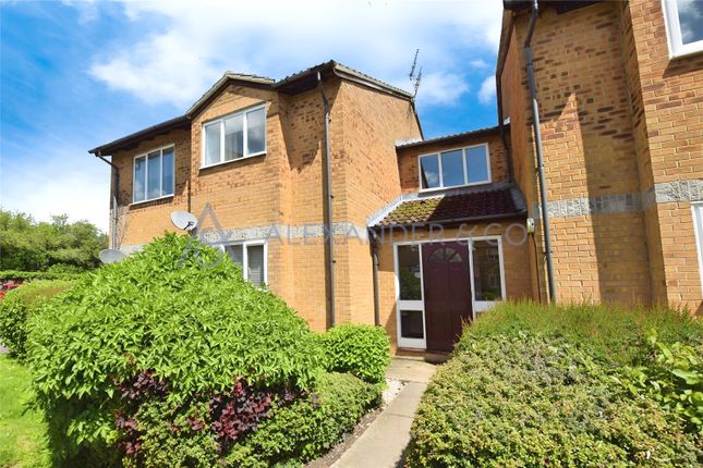 Thumbnail Flat to rent in Kestrel Way, Bicester, Oxfordshire