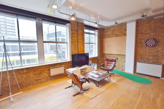 Office to let in East Road, London