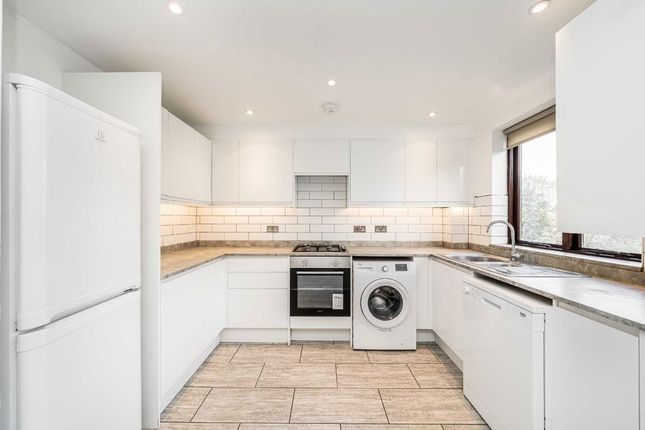 Flat 12 Westleigh Court, 122-124, Nether Street, London photo 3