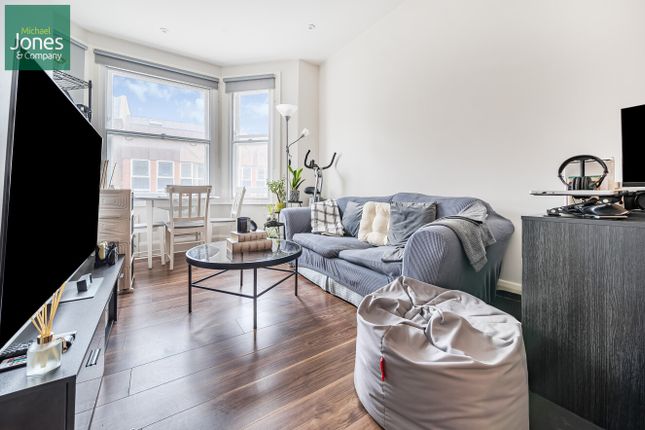 Bedroom flats and apartments to rent in Worthing, West Sussex