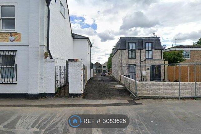 Cheshunt, Waltham Cross photo 4