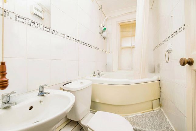 Flat 13, Mill House 7-8,, Marine Drive West, West Sussex photo 3