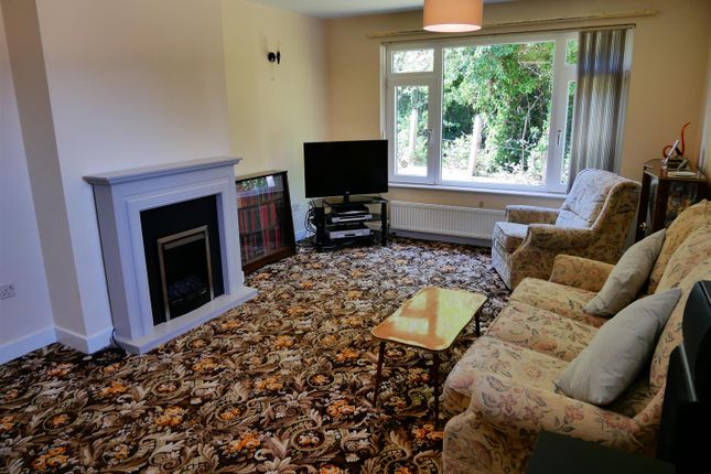 18, Carrick Close, Chippenham photo 2