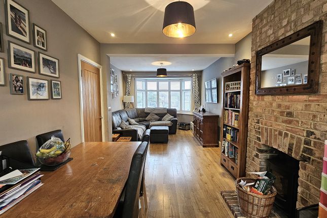 14, Maybury Avenue, Dartford photo 4