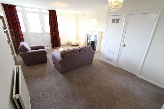 Flat for sale in White Thorns Drive, Sheffield