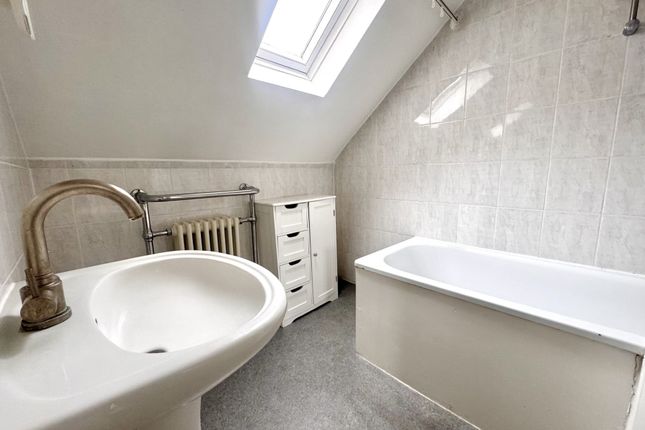 Boileau Road, London photo 3