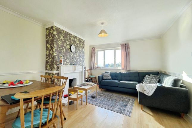 3, Kings Court, Sherborne photo 2