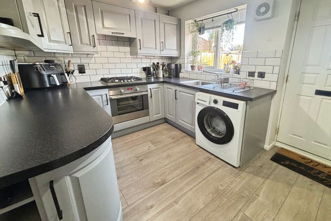 19, Mareham Close, Bracebridge Heath photo 2