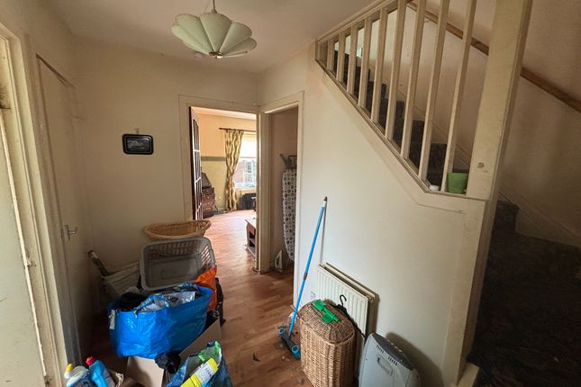 35 Ladeside Road, Bathgate photo 2