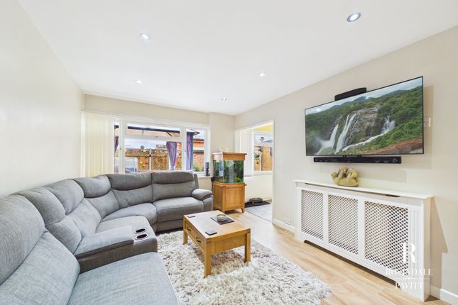 83 Brabazon Avenue, Wallington photo 3
