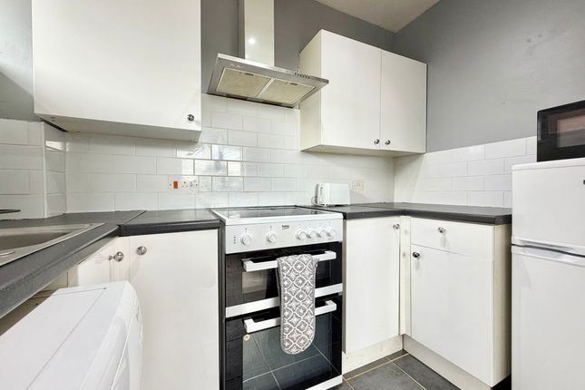 12, Leaf Court, Coventry photo 5