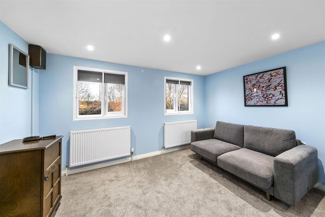 Flat for sale in St. Georges Road, Feltham