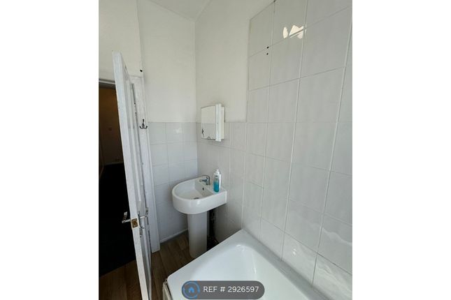 Lowton Avenue, Manchester photo 4