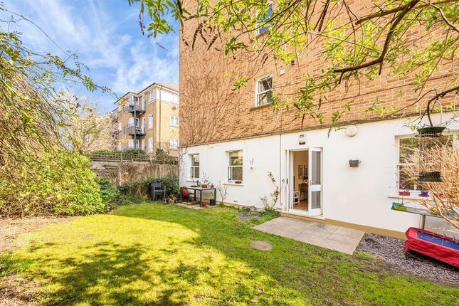 Flat for sale in Albion Road, London