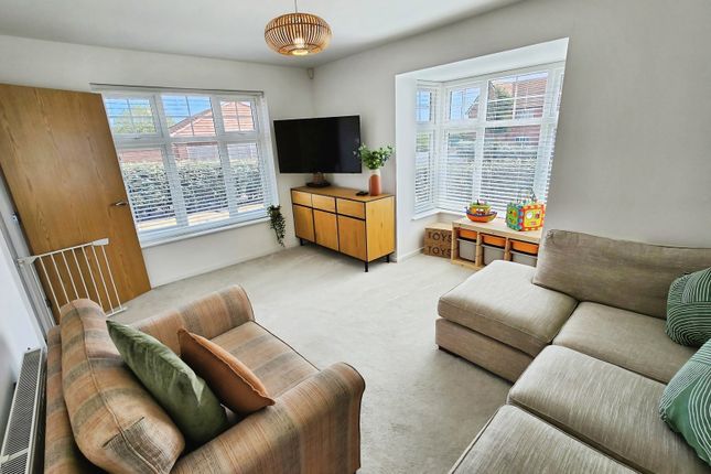 71, Ribbon Avenue, Nuneaton photo 2