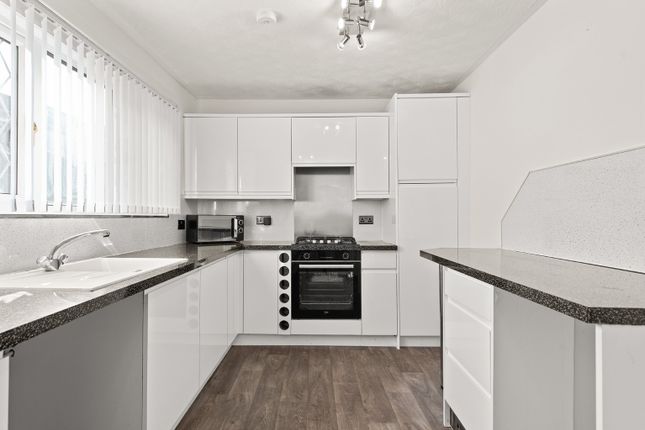 39 Bickerton Terrace, Whitburn, West Lothian photo 2