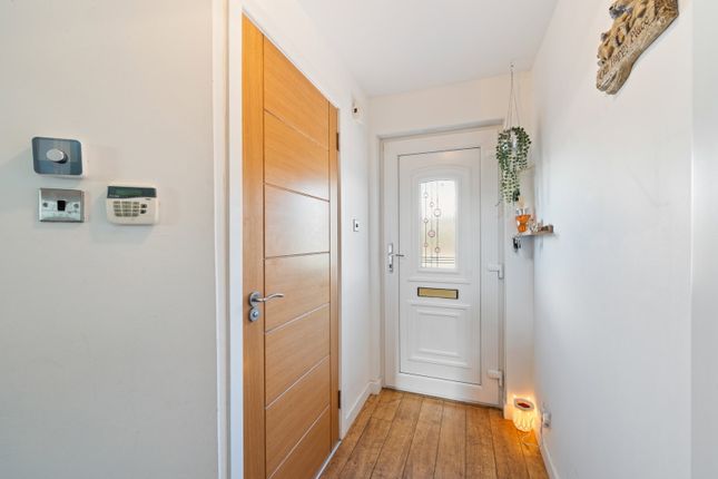 6, Linum Grove, Kirkcaldy photo 3