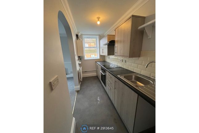 Avenue Court, The Avenue, Bishops Waltham, Southampton photo 3