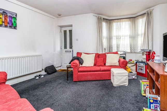 Flat to rent in Maidstone Road, Chatham, Kent
