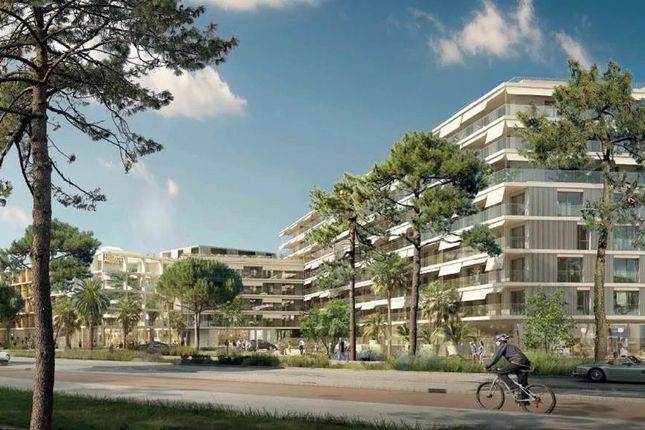 Apartment for sale in Saint-Laurent-Du-Var, Alpes-Maritimes, France