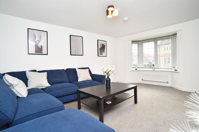 27 Dere Way, York photo 4