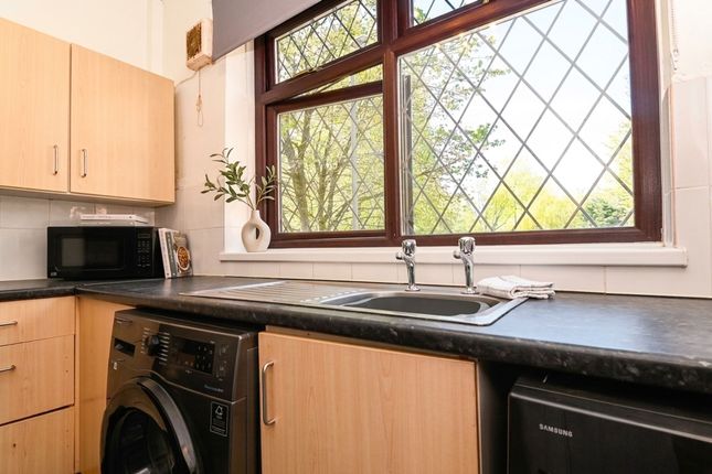 39 Waterloo Road, Manchester photo 3