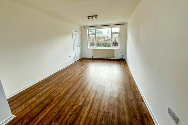 11, Greenfield Close, Sheffield photo 4