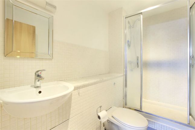 Flat to rent in Gateway House, 2A Balham Hill, Balham, London