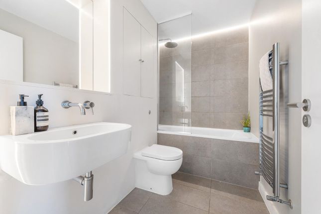 Bathroom.Jpg