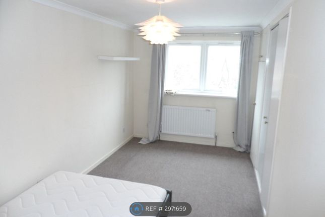 Leontine Close, London photo 3