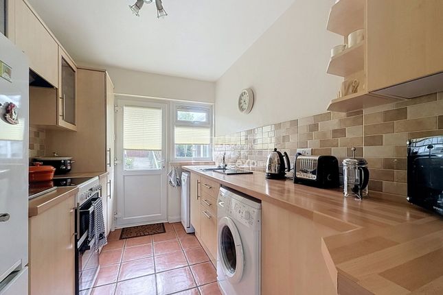 12, Sanderspool Cross, South Brent photo 4