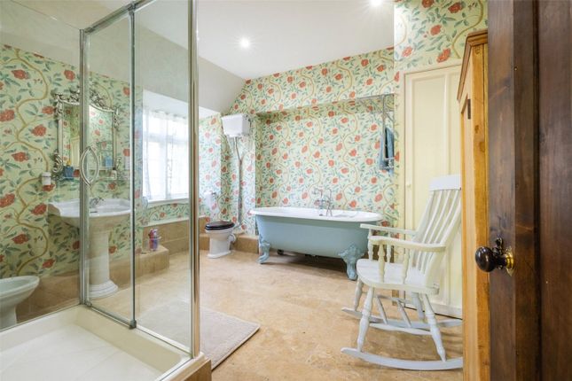 En Suite Bathroom