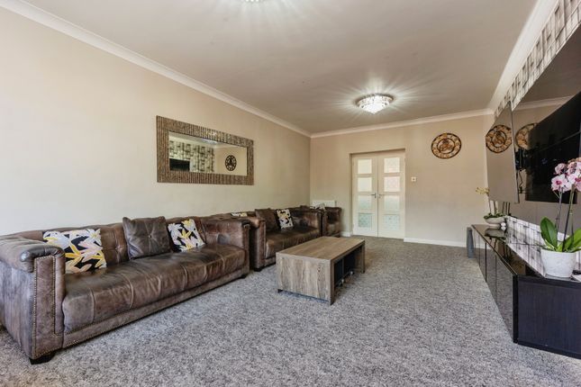 Strathmere Avenue, Manchester photo 4