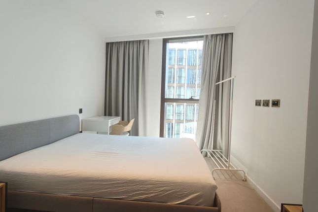 Thames City, Carnation Way, London photo 4