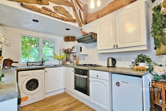 3, Church Road, Walton On The Naze photo 3