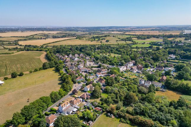 4, Hogs Orchard, Swanley Village photo 3