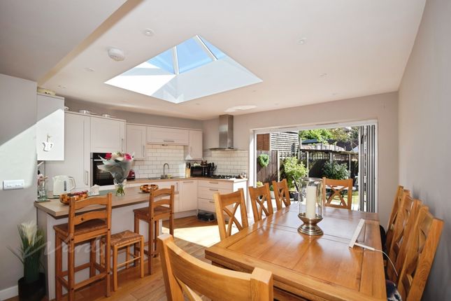 12, Manor Lane, Rochester photo 4