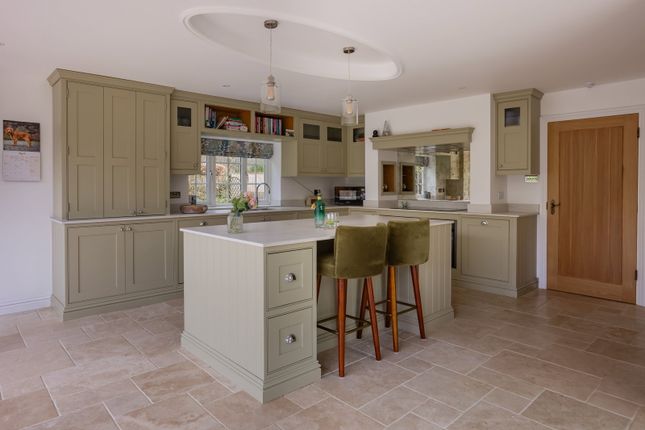 The White Cottage, Ridlands Lane, Oxted photo 4