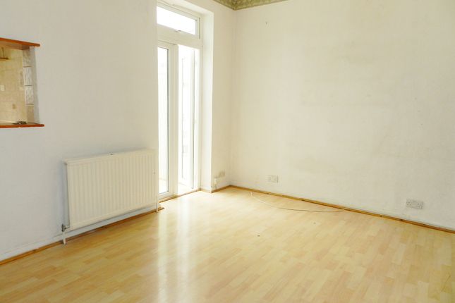 Monmouth Road, Edmonton photo 3