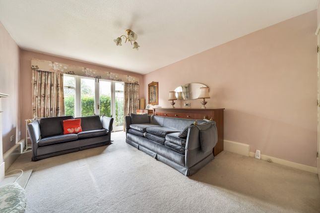 Flat for sale in Westcombe Park Road, Blackheath, London