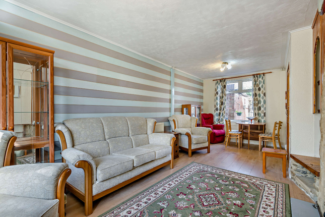 Penhill Drive, Swindon photo 3