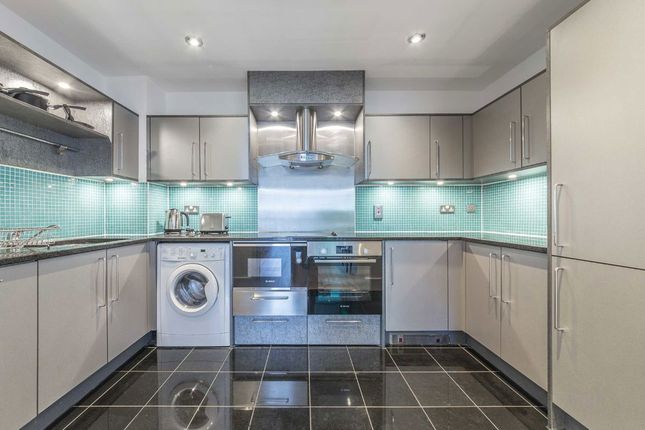 213, Drake House, London photo 4