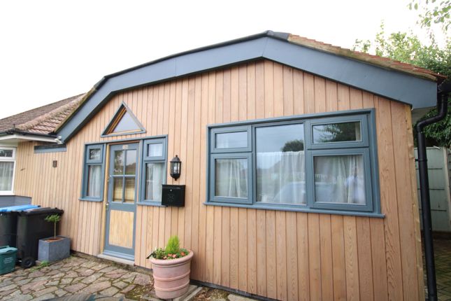 Studio to rent in Dormansland, Lingfield, Surrey